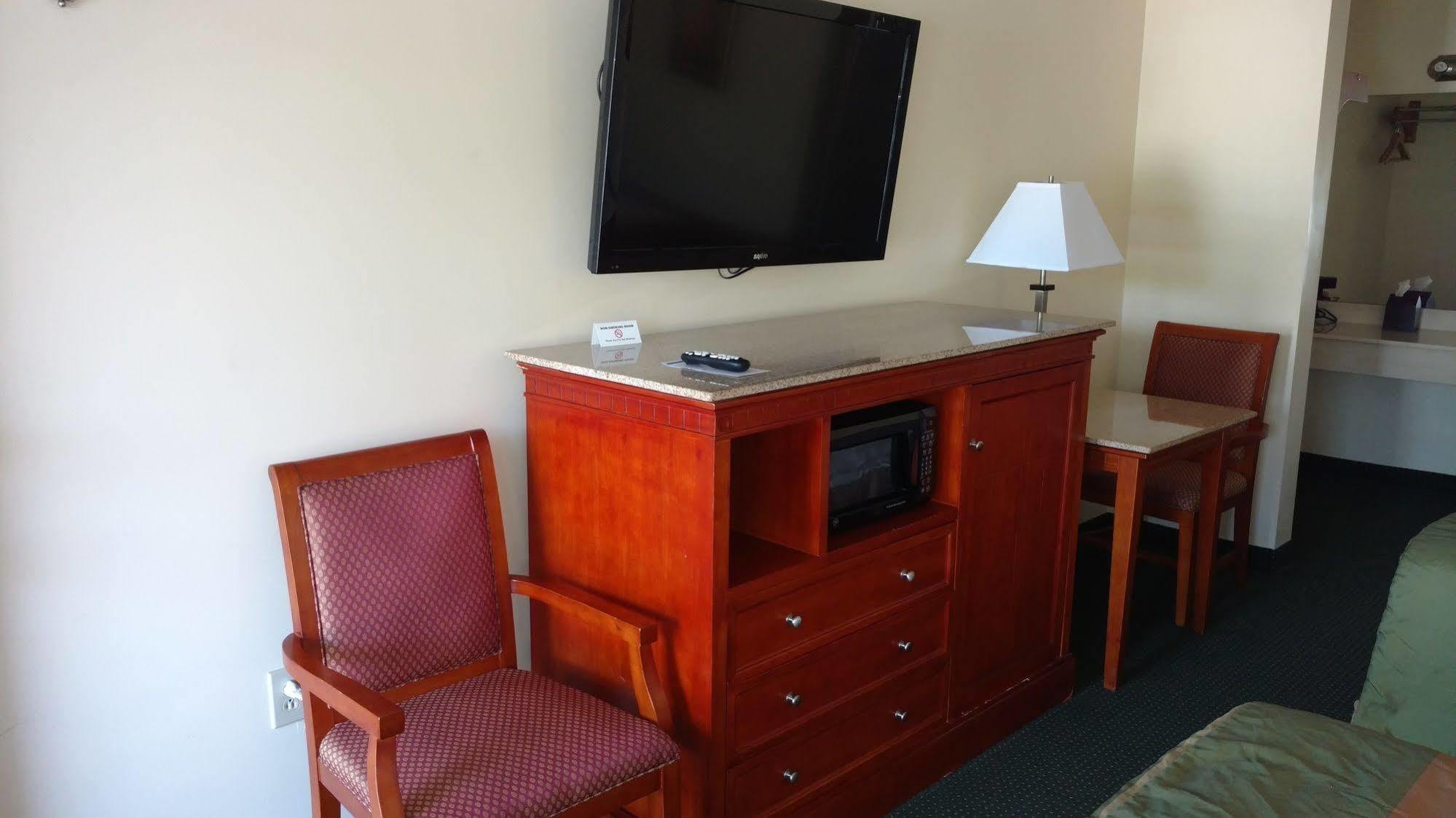 Hurricane Inn Waynesboro Εξωτερικό φωτογραφία
